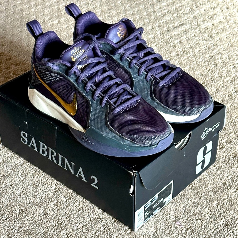 Nike Sabrina 2 basketball shoes size 5Y